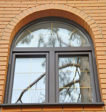 Ламинированные арочные окна